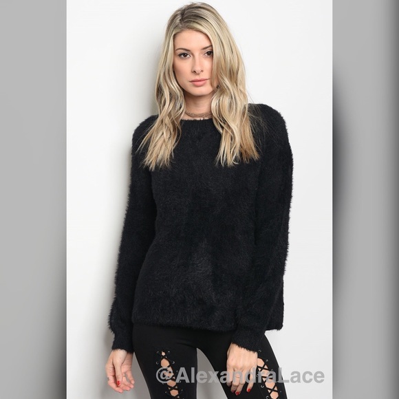 Sweaters - 1 DAY SALE LAST 1️⃣ 🖤Open Back Black Fuzzy Sweater🖤